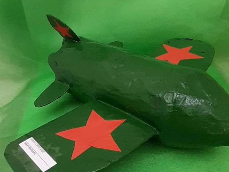 Выставка совместного творчества детей и взрослых к Дню защитника Отечестваа